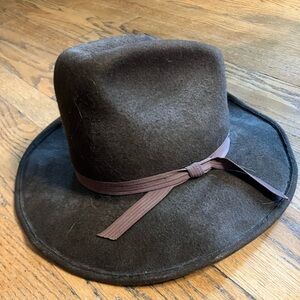 Stylish Brown Felt Hat with Ribbon